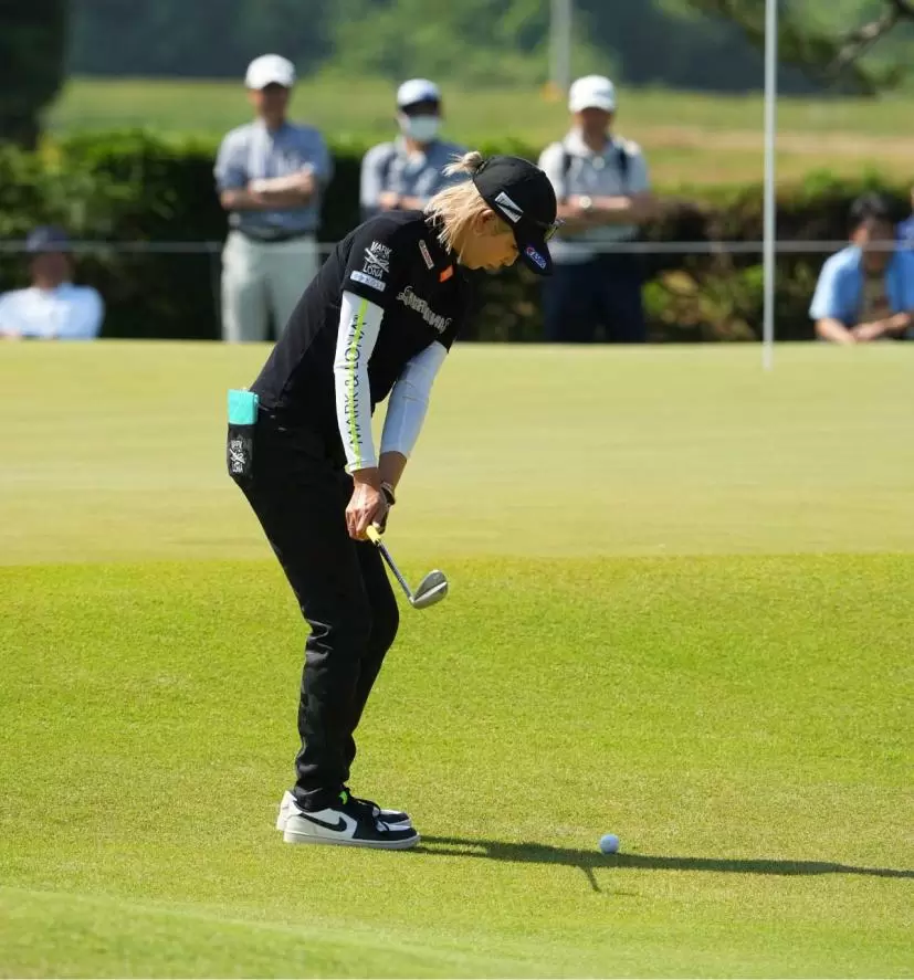 金田久美子のウェッジスイング