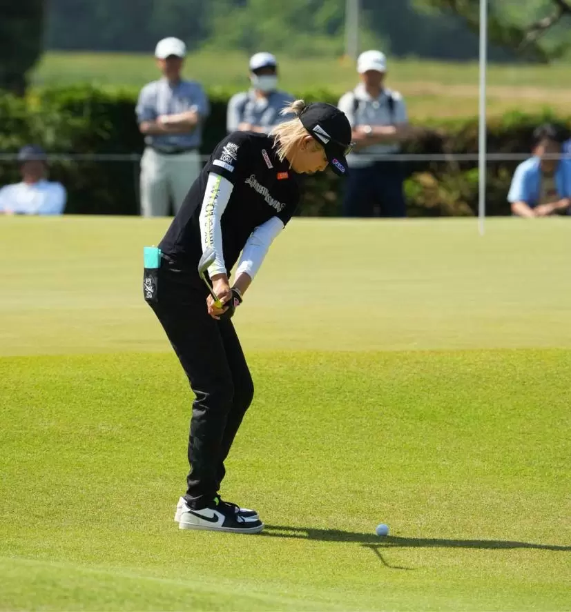 金田久美子のウェッジスイング