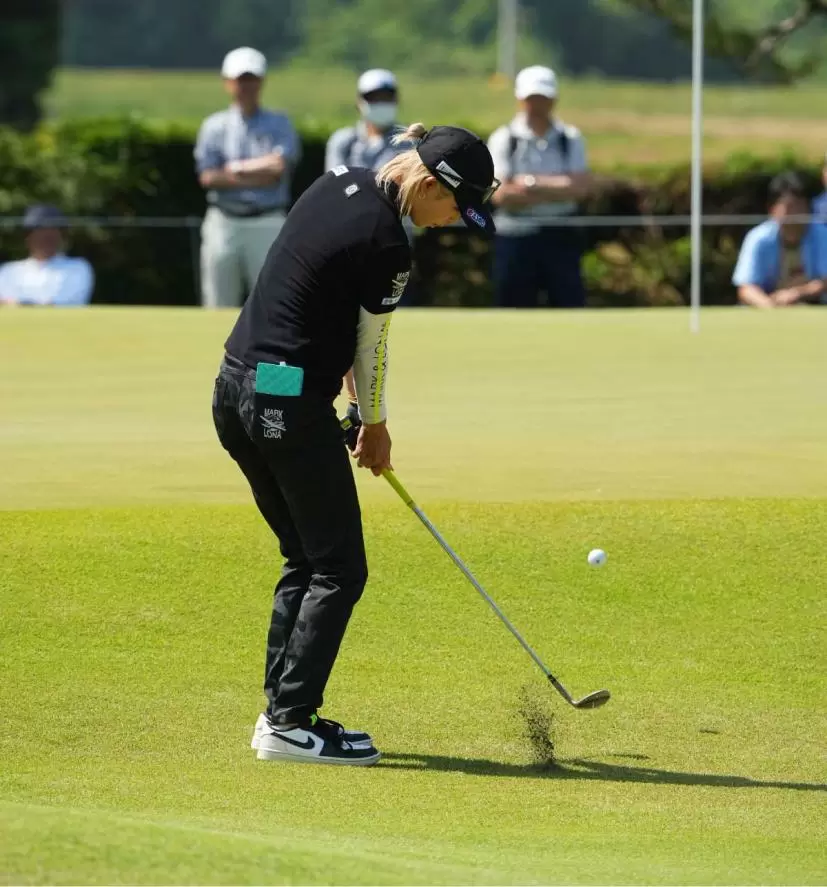 金田久美子のウェッジスイング