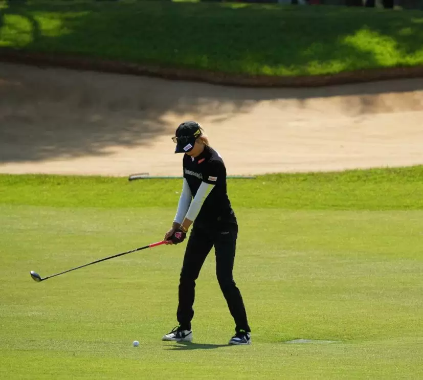 金田久美子のフェアウェイウッドスイング