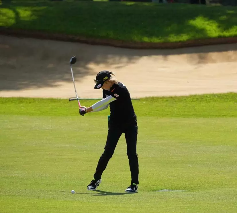 金田久美子のフェアウェイウッドスイング