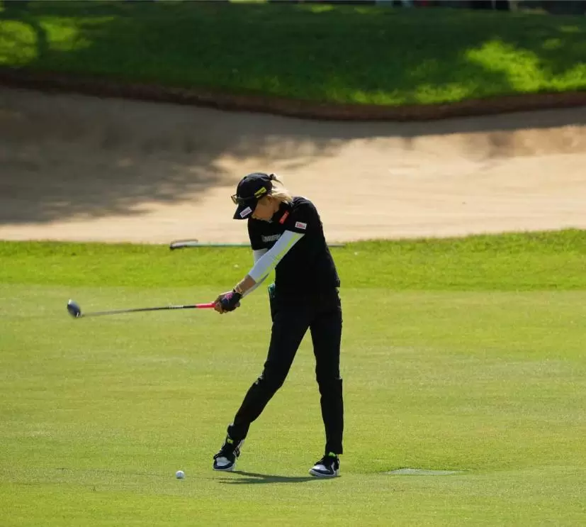 金田久美子のフェアウェイウッドスイング