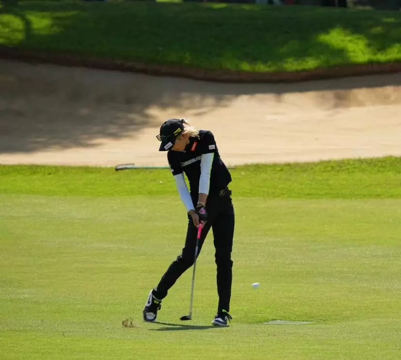 金田久美子のフェアウェイウッドスイング