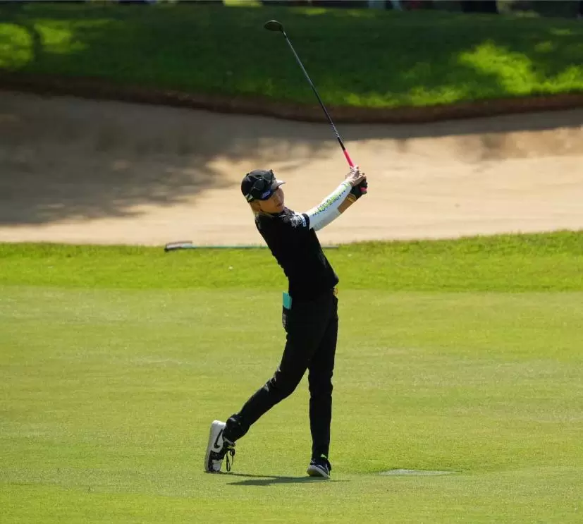 金田久美子のフェアウェイウッドスイング