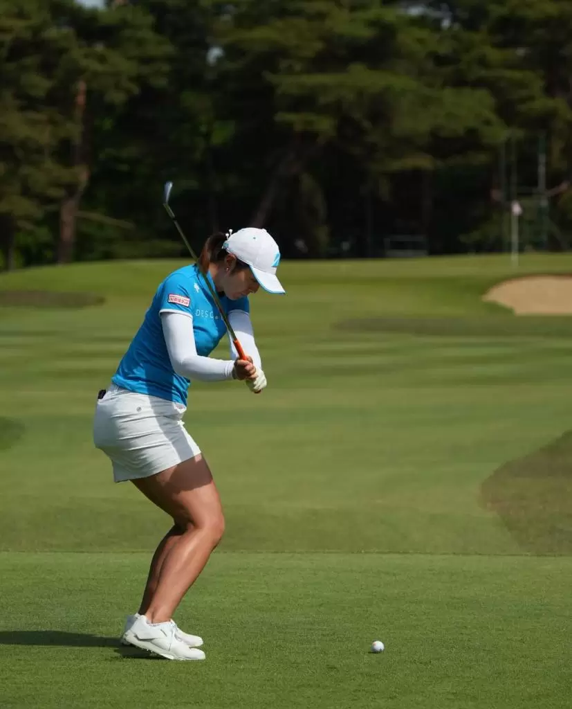 渡邉彩香のアイアンスイング