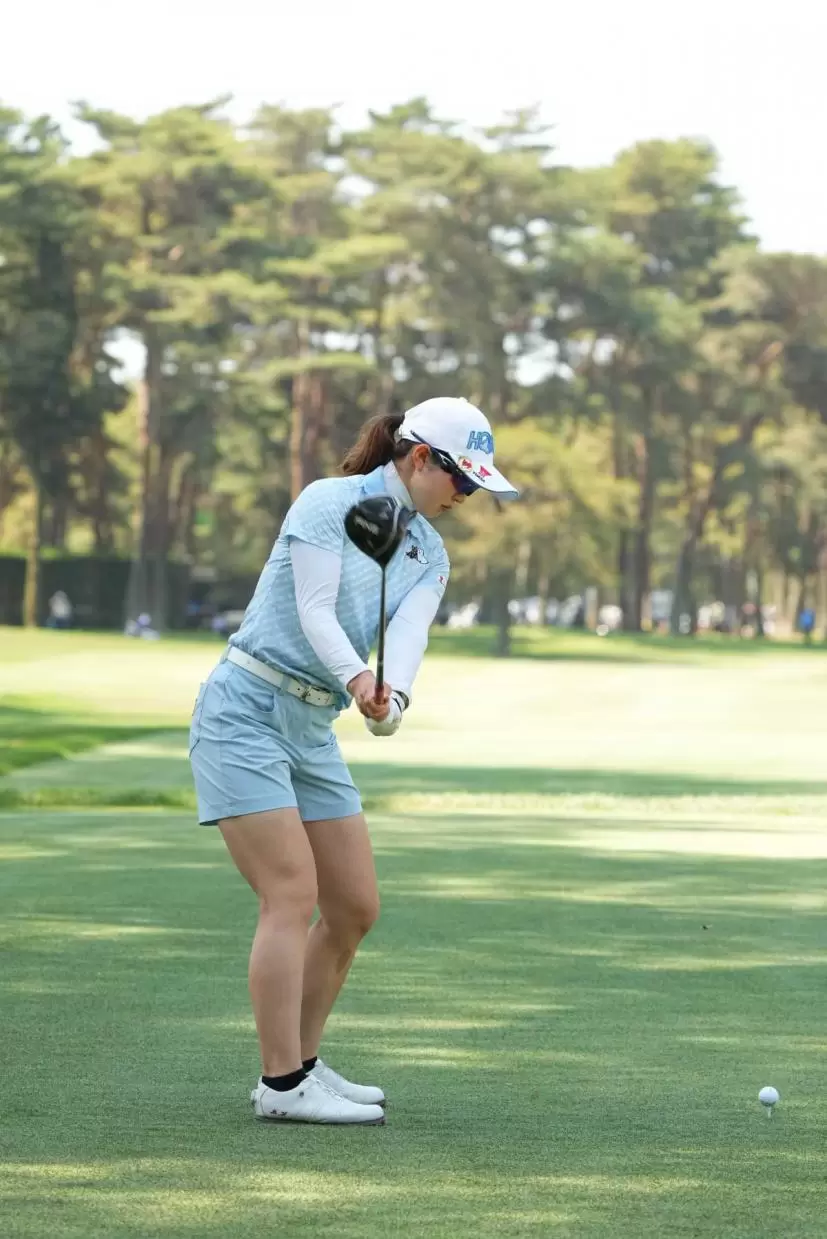 蛭田みな美のドライバースイング連続写真