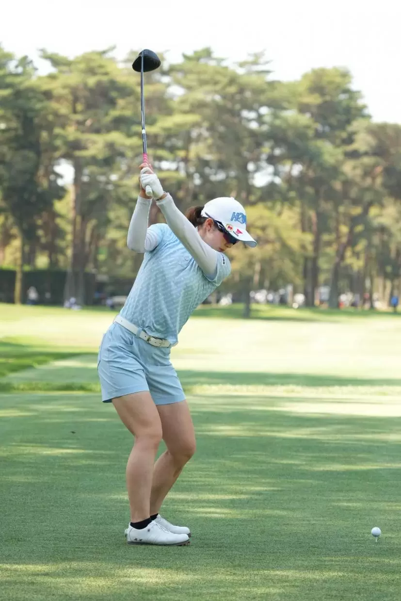 蛭田みな美のドライバースイング連続写真