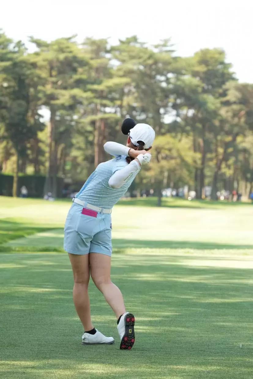 蛭田みな美のドライバースイング連続写真