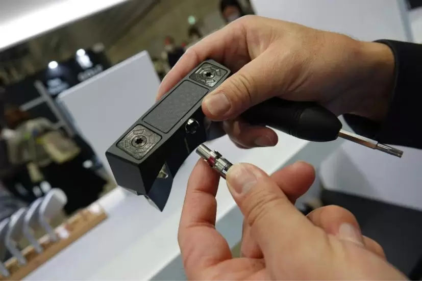 RAZZLE DAZZLEの可変ロフトパター