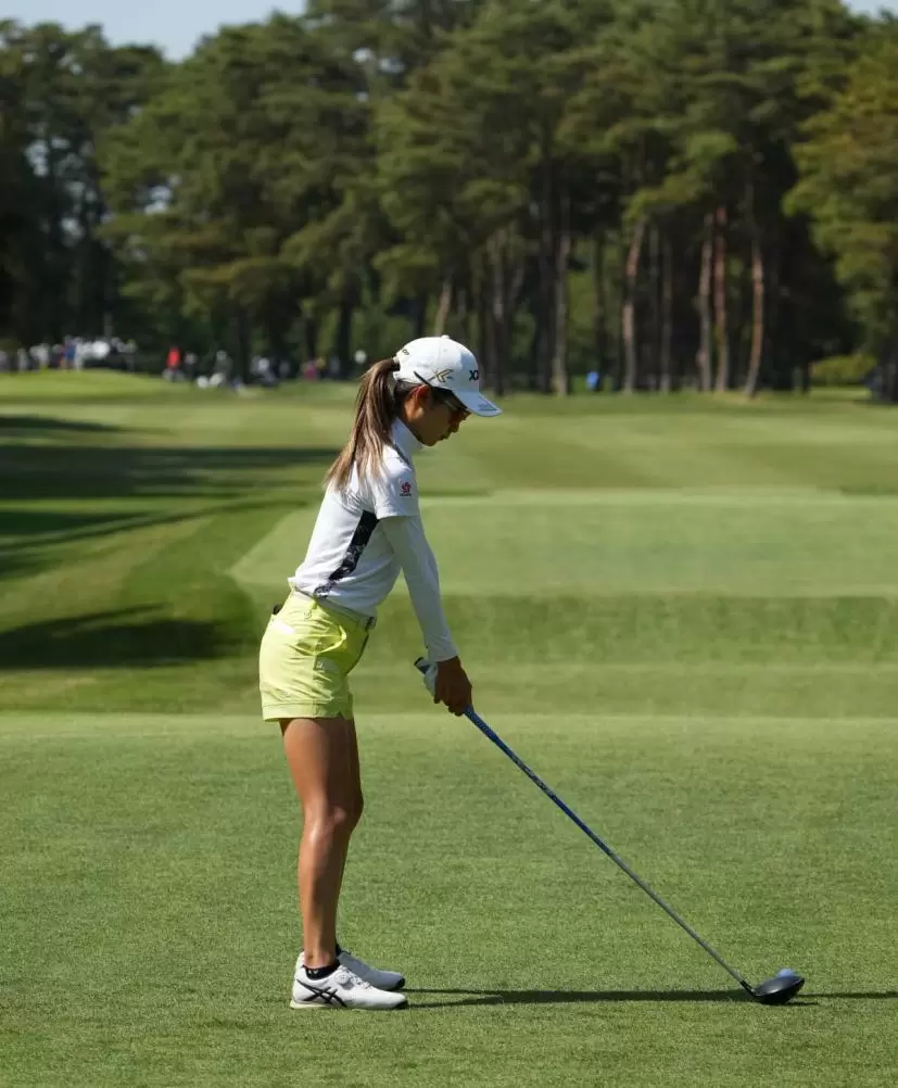 安田祐香のドライバースイング