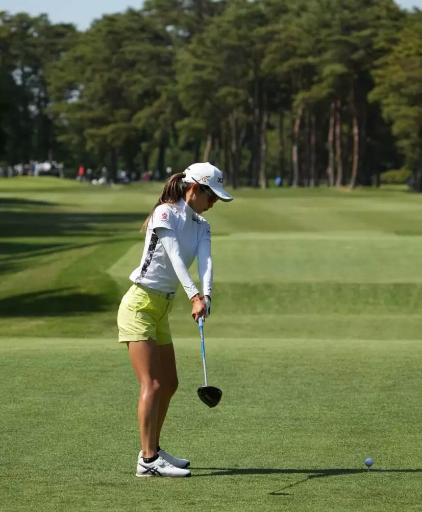 安田祐香のドライバースイング