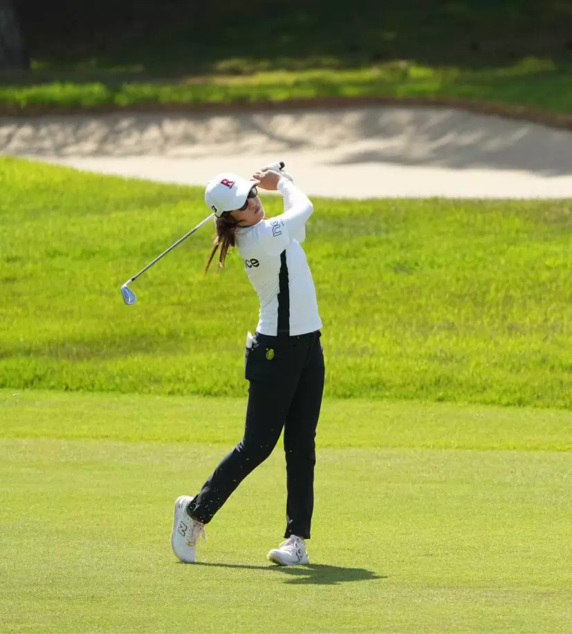 稲見萌寧のアイアンスイング