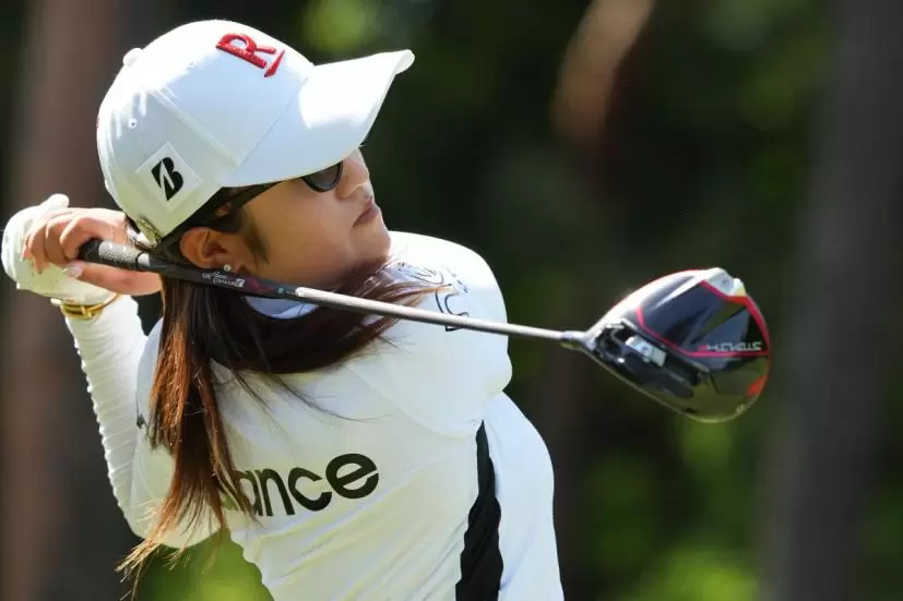 稲見萌寧のドライバースイング