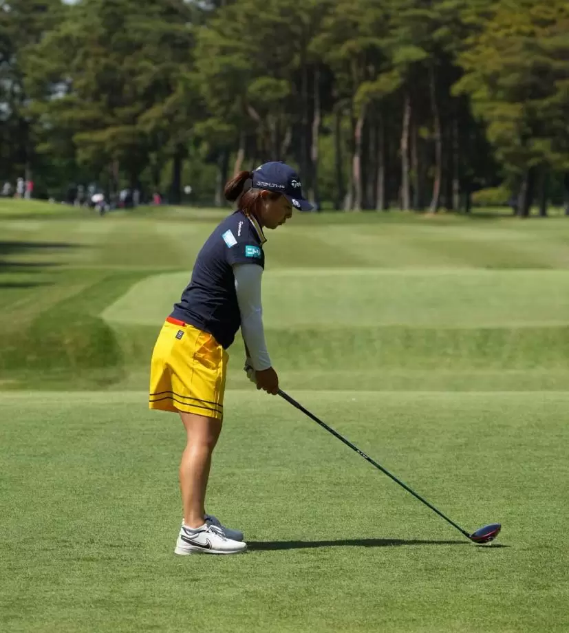 永峰咲希のドライバースイング