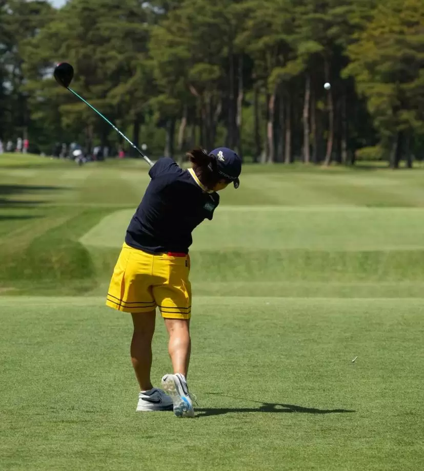 永峰咲希のドライバースイング