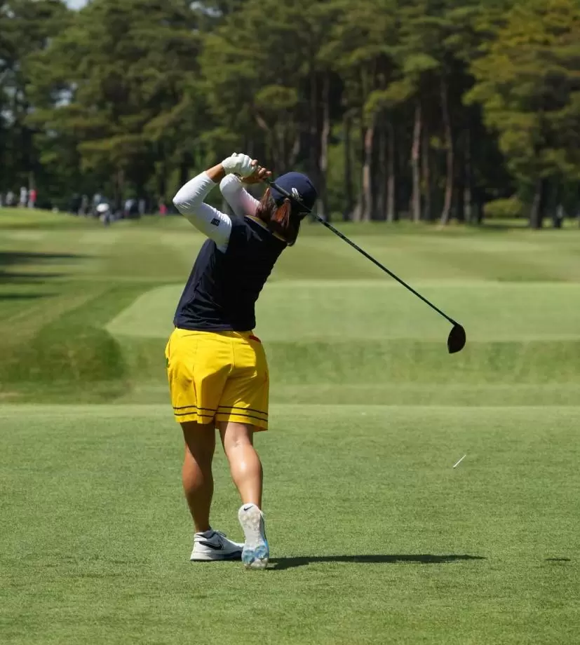 永峰咲希のドライバースイング