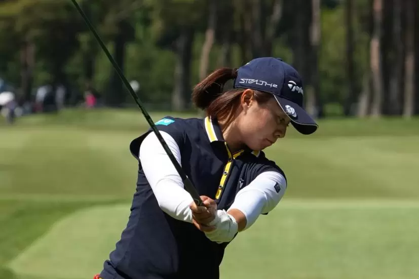 永峰咲希のドライバースイング