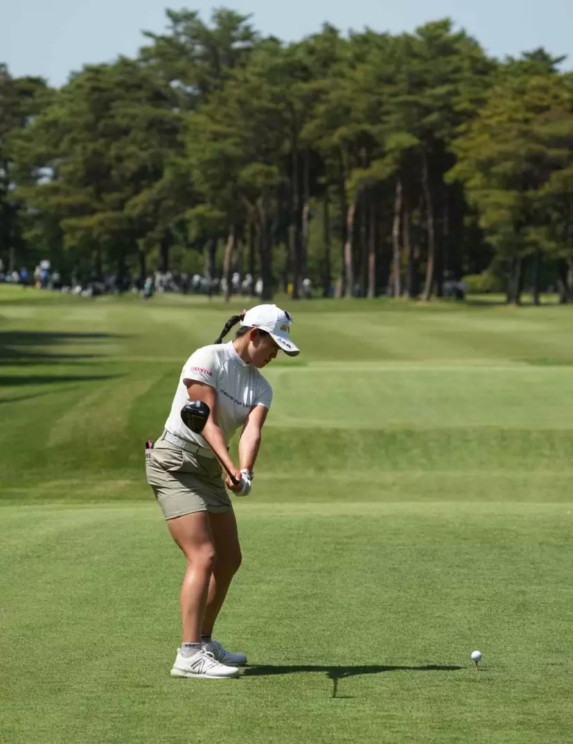 岩井千怜のドライバースイング