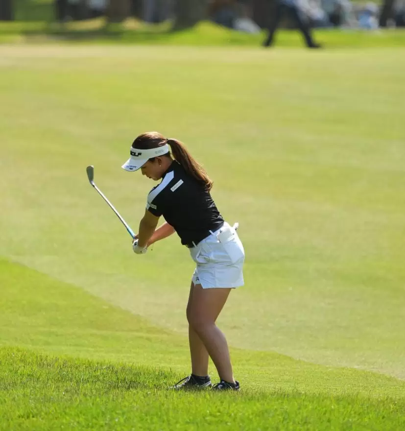 吉本ひかるアイアンスイング