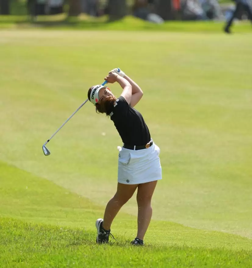 吉本ひかるアイアンスイング