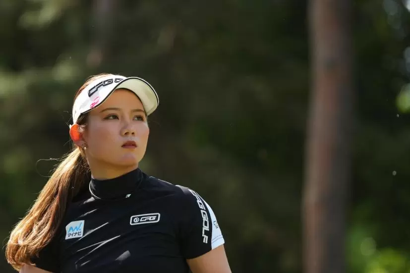 吉本ひかるアイアンスイング