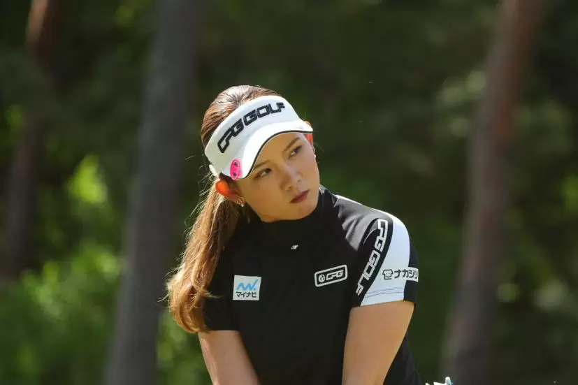 吉本ひかるのドライバースイング