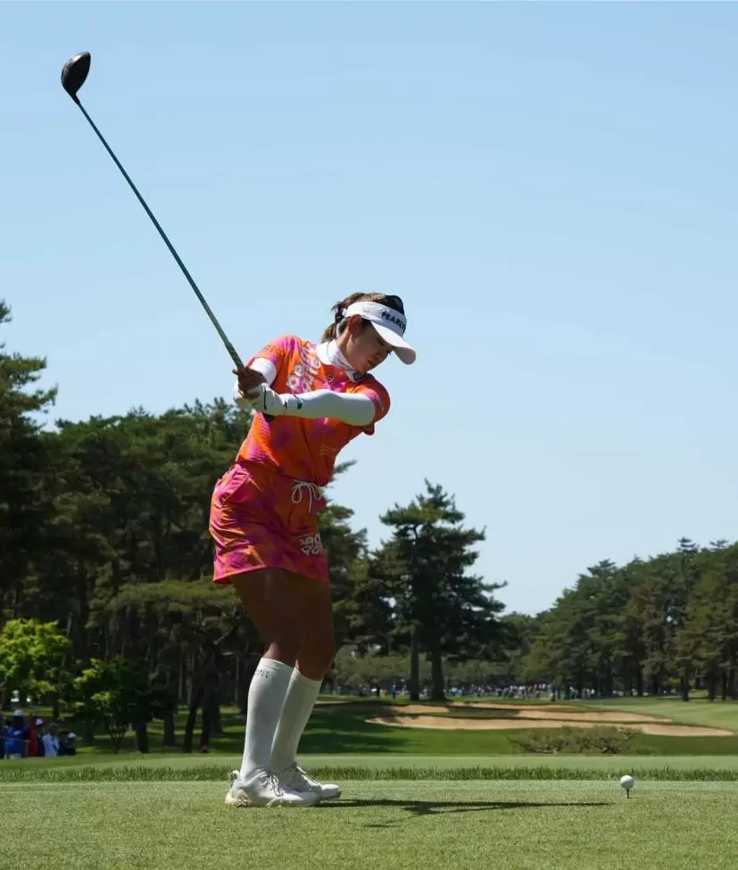 原英莉花のドライバースイング