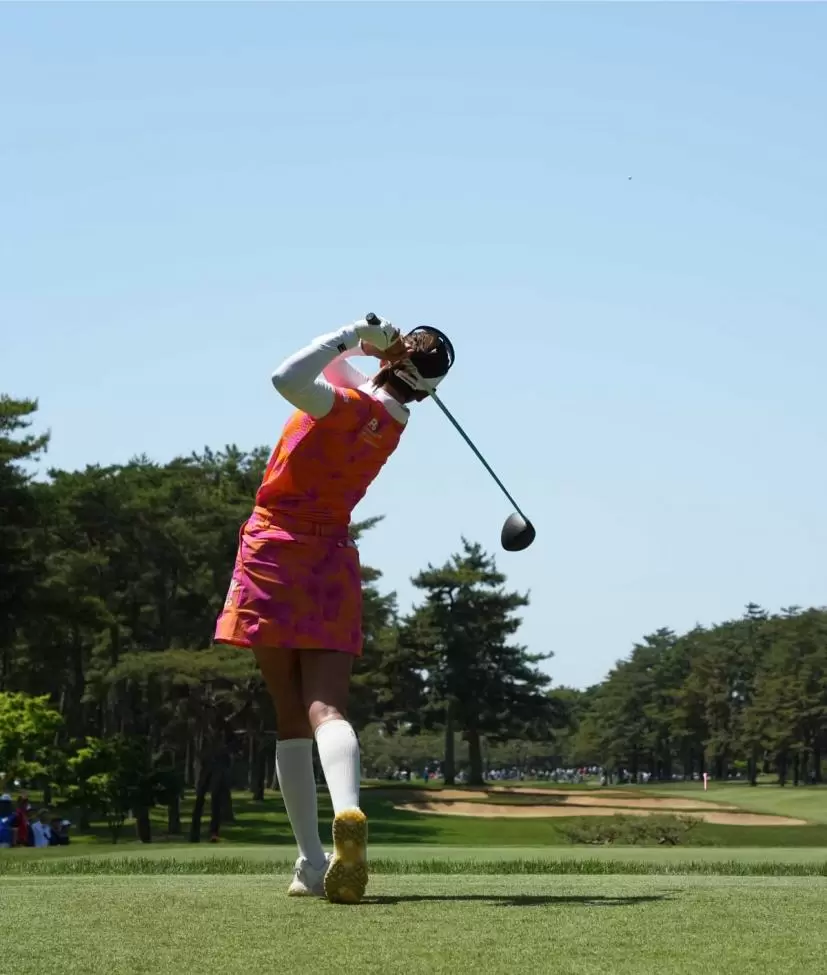 原英莉花のドライバースイング