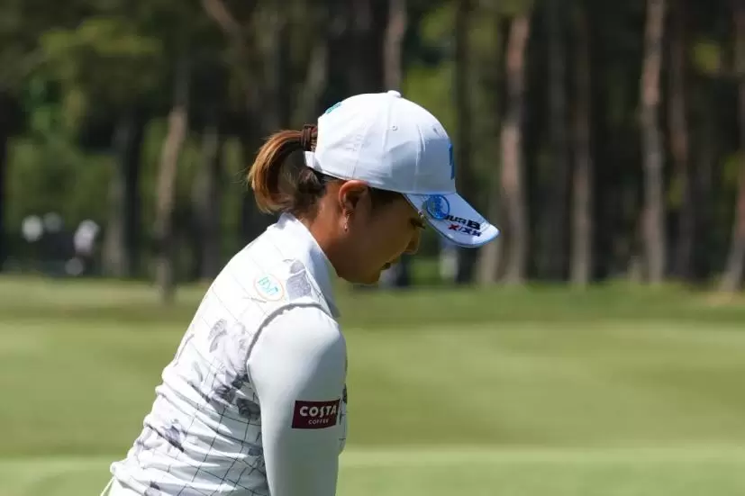 高橋彩華のドライバースイング