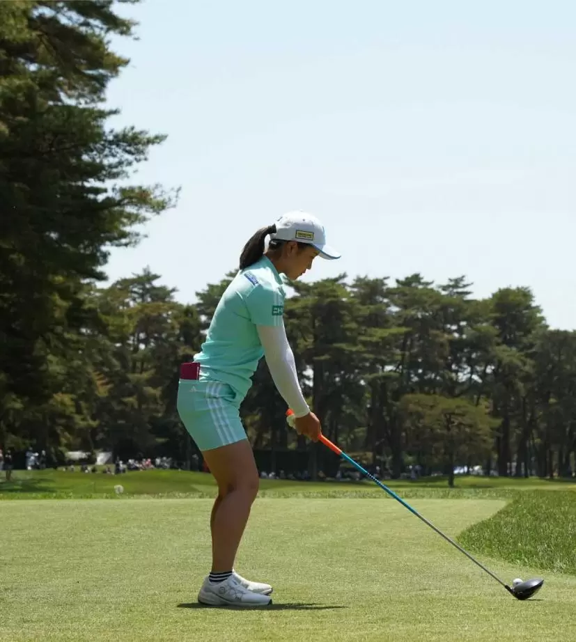 佐藤心結のドライバースイング