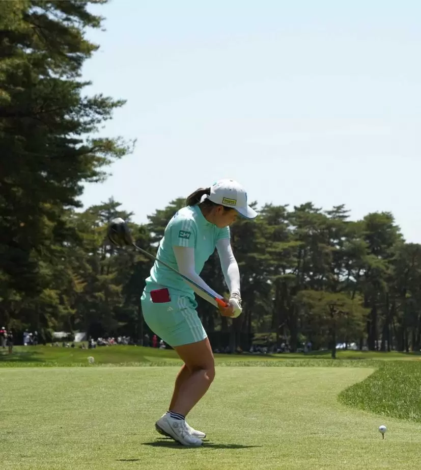 佐藤心結のドライバースイング