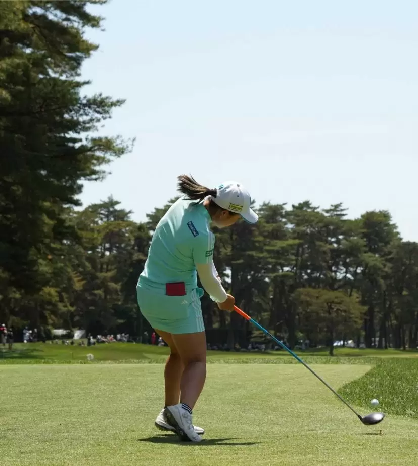 佐藤心結のドライバースイング