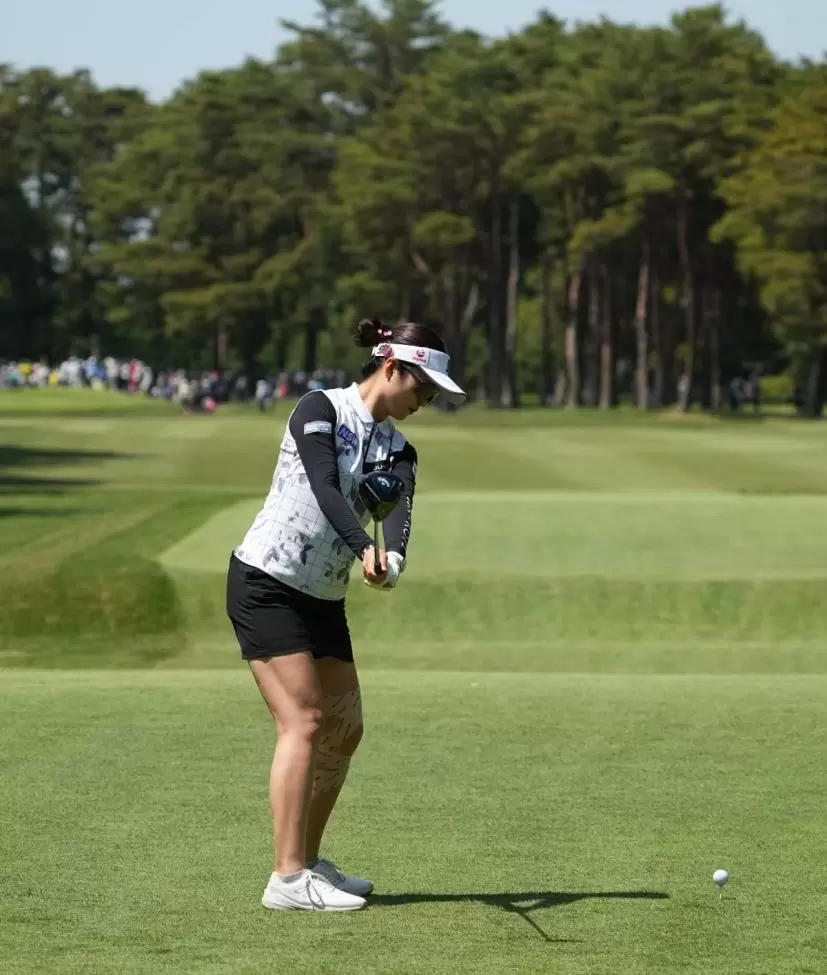 三ヶ島かなのドライバースイング