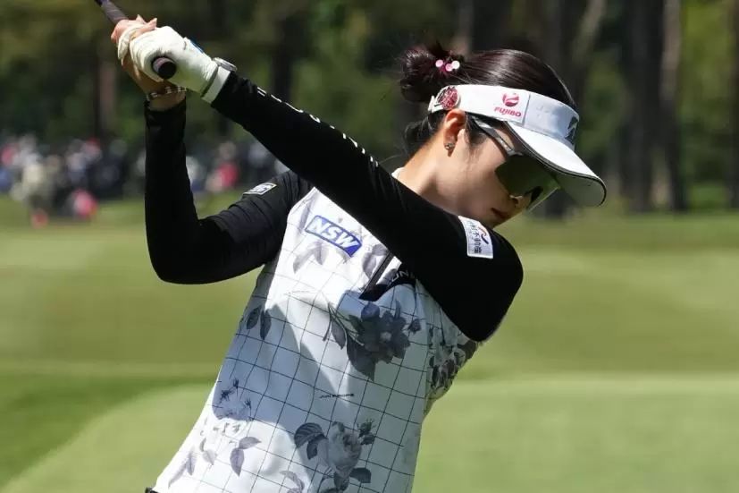 三ヶ島かなのドライバースイング