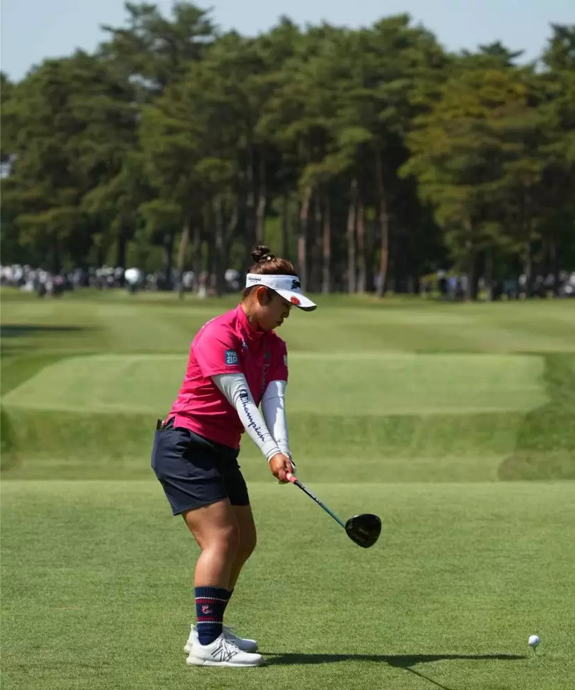 山下美夢有のドライバースイング