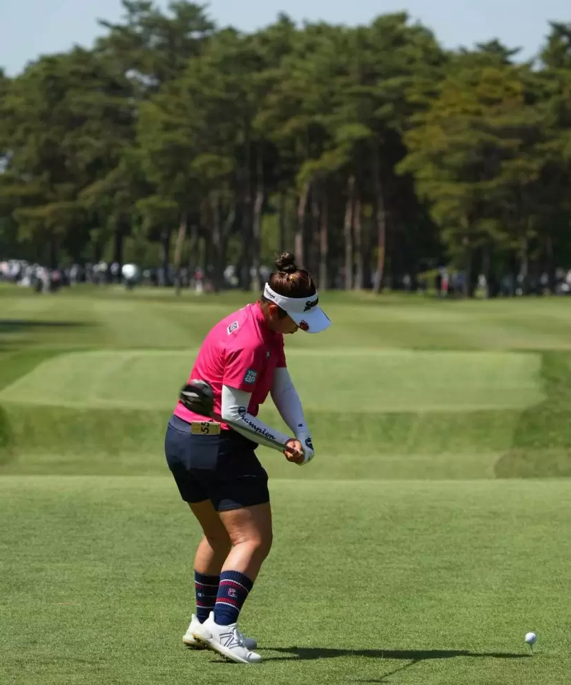 山下美夢有のドライバースイング