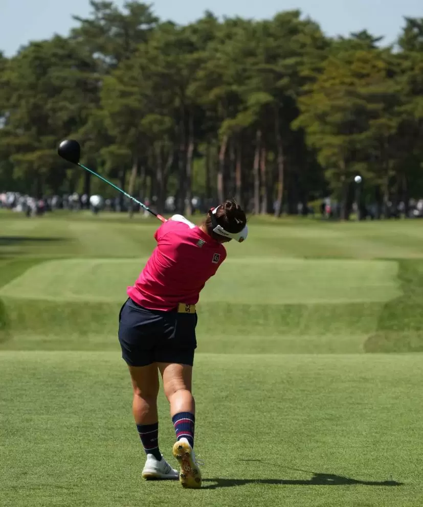 山下美夢有のドライバースイング