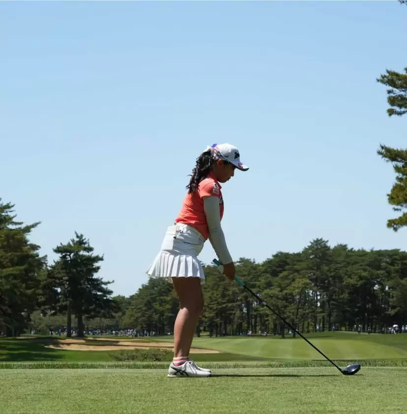 菅沼菜々のドライバースイング