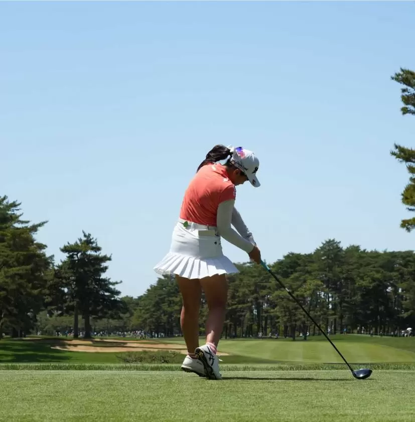 菅沼菜々のドライバースイング