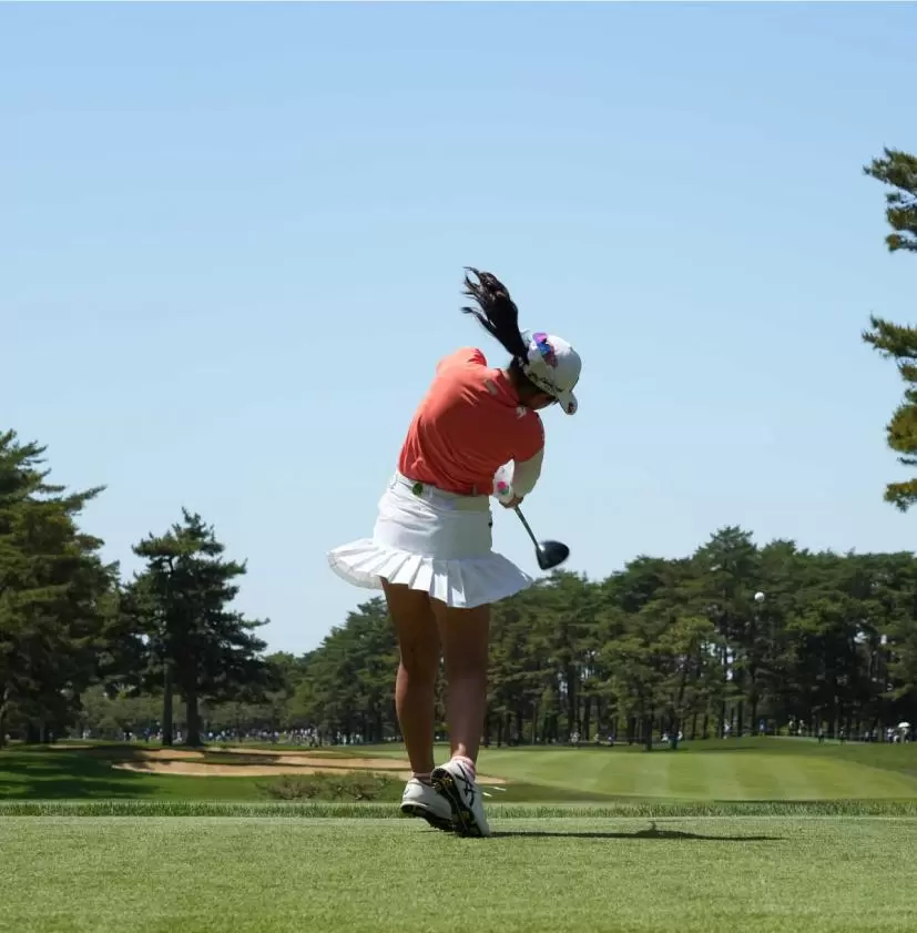 菅沼菜々のドライバースイング