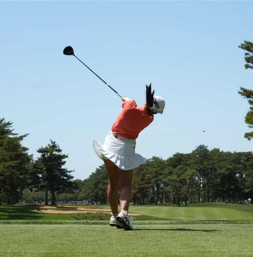 菅沼菜々のドライバースイング