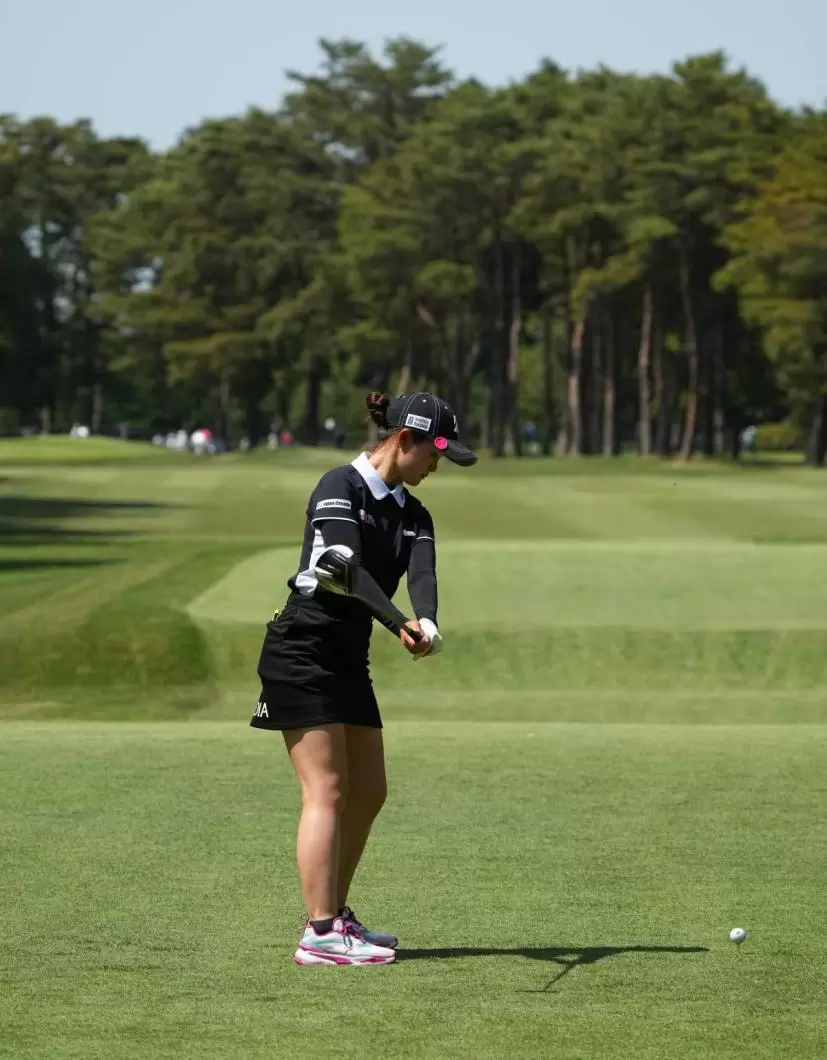 川﨑春花のドライバースイング