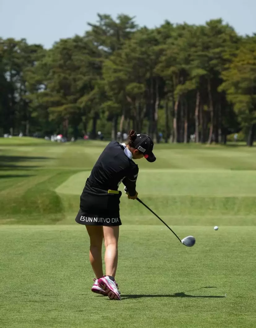 川﨑春花のドライバースイング