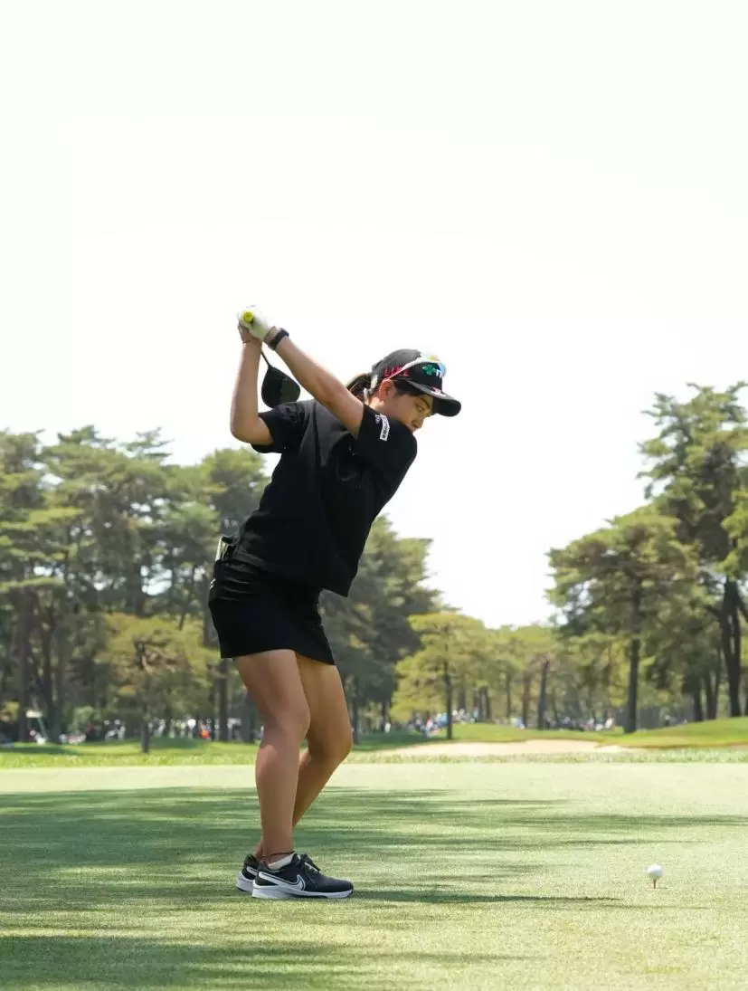 田辺ひかりのドライバースイング