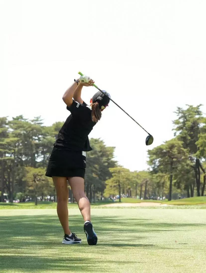 田辺ひかりのドライバースイング