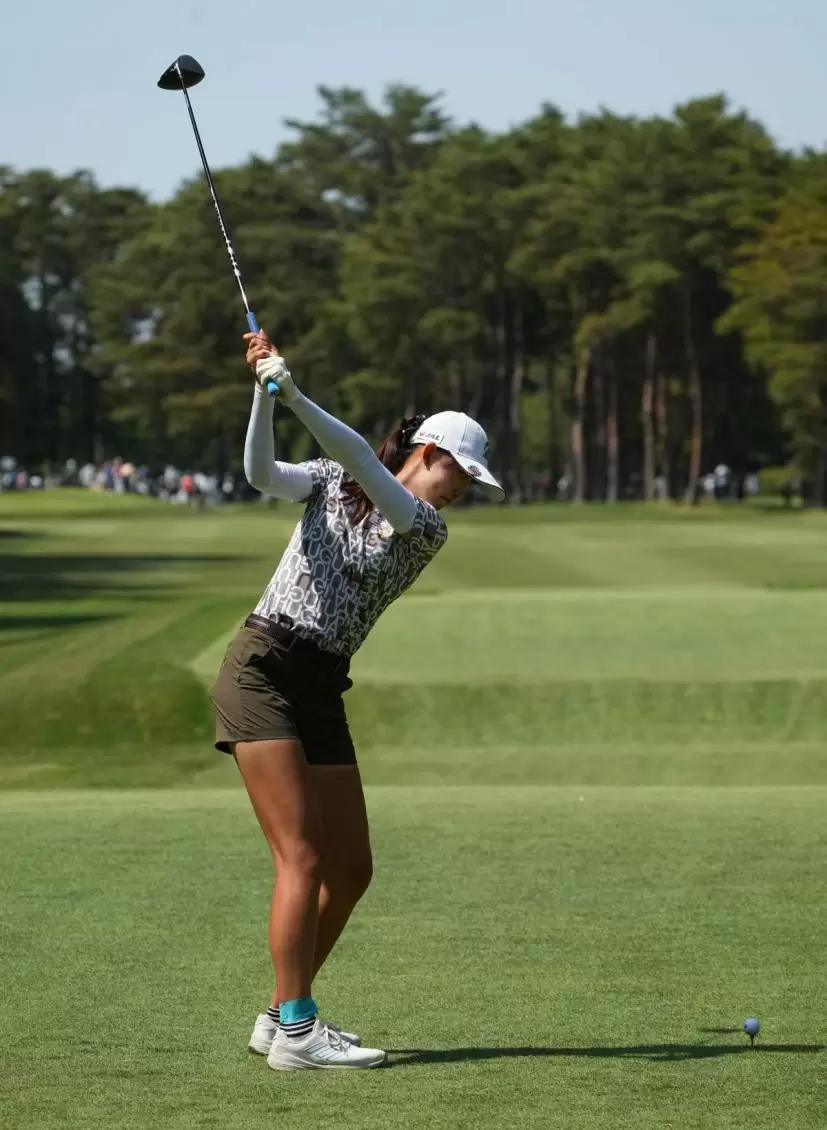 馬場咲希のドライバースイング