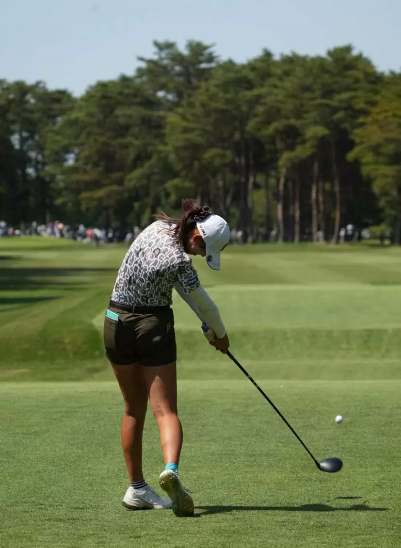 馬場咲希のドライバースイング