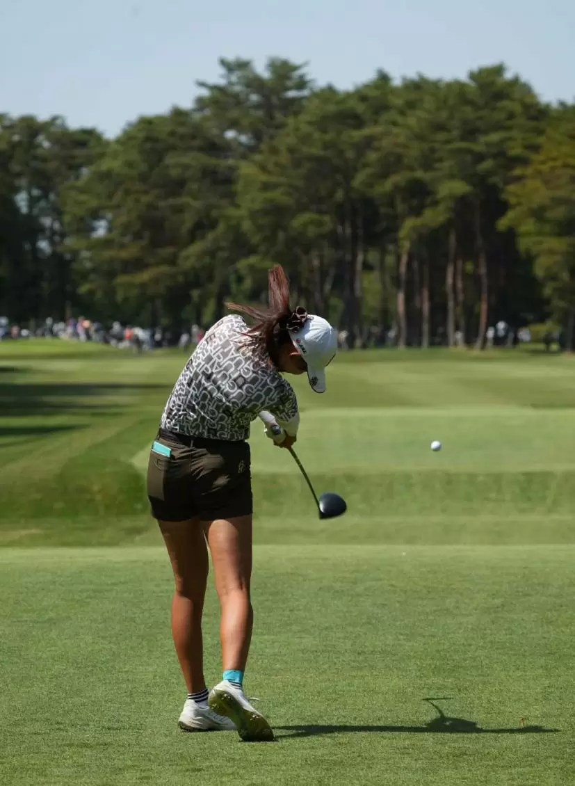 馬場咲希のドライバースイング