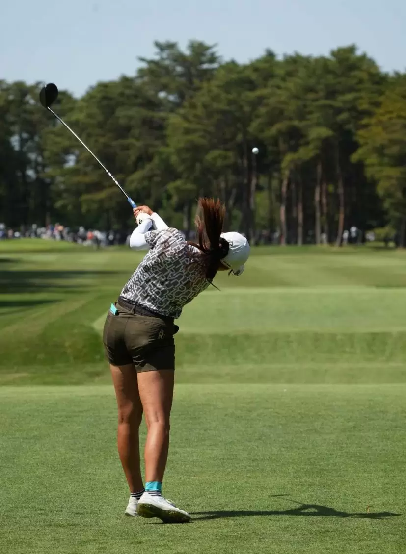 馬場咲希のドライバースイング