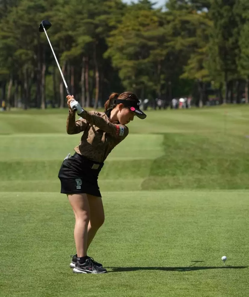 木村彩子のドライバースイング